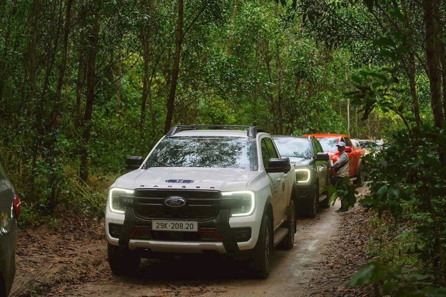 giá lăn bánh bán tải ford