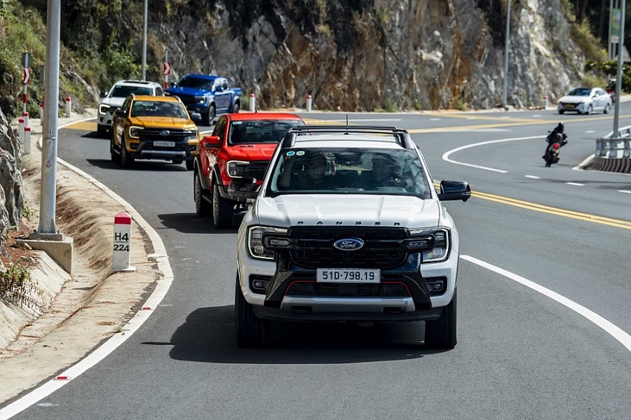 giá xe ford bán tải